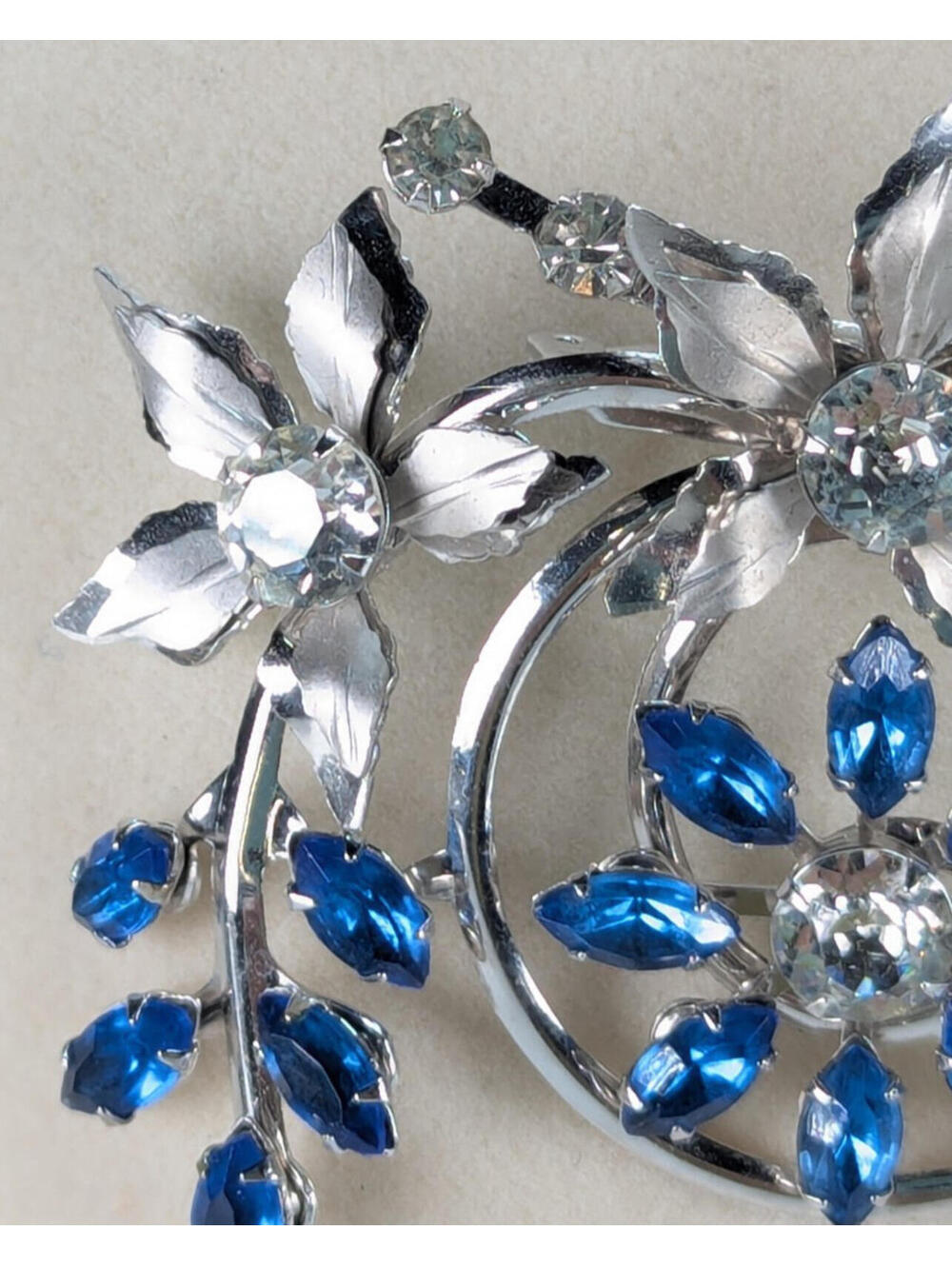 VTG Blue Sapphire & Clear Glass Rhinestone Brooch Pin 2" Retro Glam Flower Bling - Picture 5 of 9